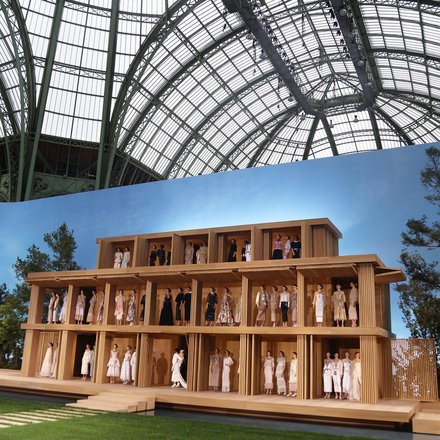 0 EXCITING MOMENTS FROM CHANEL’S SPRING 2016 HAUTE COUTURE SHOW