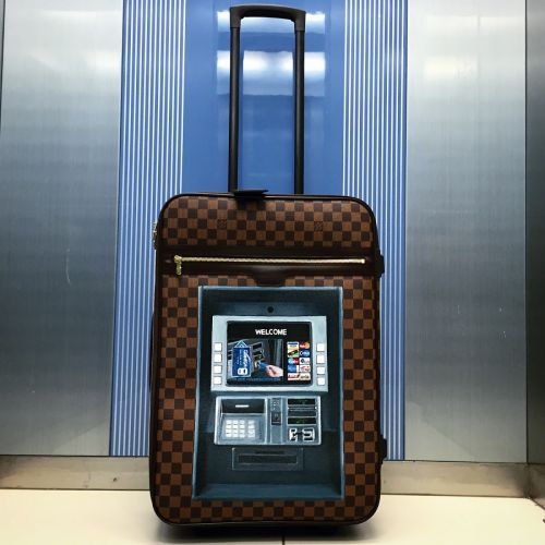 ARTBURO PERSONALIZATION & LOUIS VUITTON 