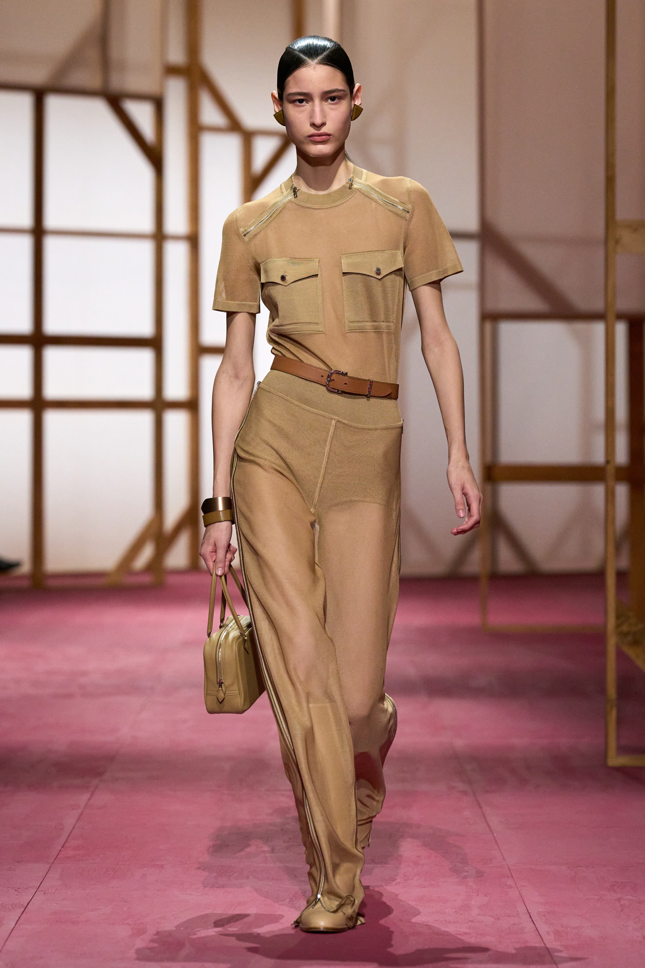 Hermès Spring 2025 Ready-to-Wear Collection ARTBURO