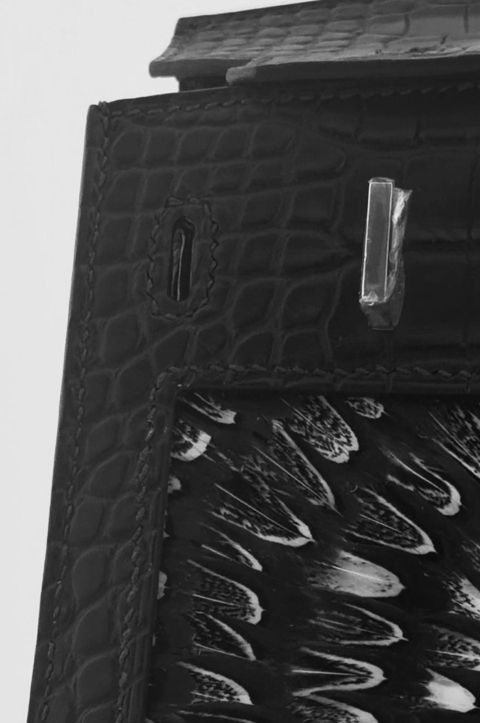 ⚜️ AN ODE TO HERMÈS ⚜️
Not a logo.
A legacy.
Not a trend.
A timeless standard
Not a bag.
A masterpiece.
With respect.
With love.
🤎⚜️🙏🏼😌
By ARTBURO
FASHION IS ART
ARTBURO Hermès Birkin Sellier 20 Havane Matte Alligator Palladium Hardware. By Alisa Kovtunova
Collaboration with Maison Kalij @maison_kalij (Paris) - Sujan Gurung 🙏🏼💫
#hermes
#artburo
#FashionIsArt
#AnOdeToHermès
#feathers
#SujanGurung